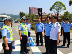 手把手指导民警 学习消防监督业务